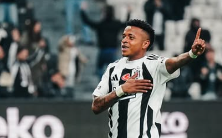 Atacante equatoriano Keny Arroyo confirma acerto com o Cruzeiro e deve chegar nesta semana