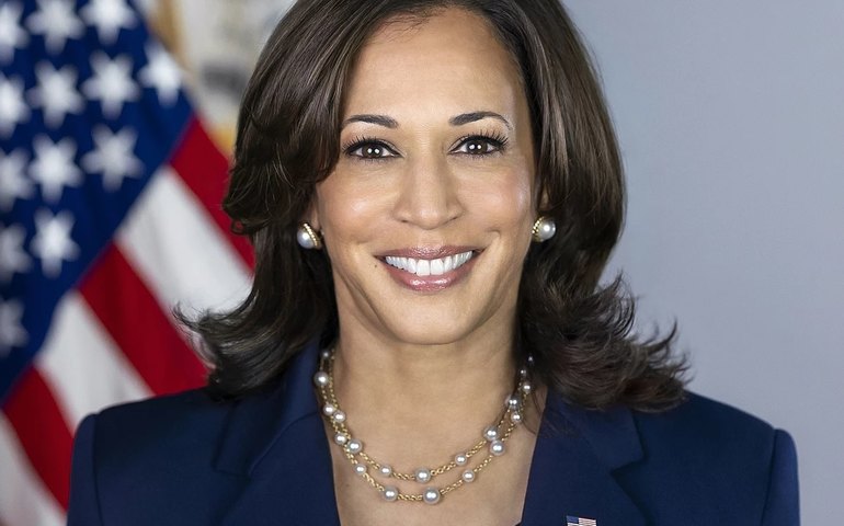 Pesquisa de intenção de voto aponta Kamala Harris com 44%, e Trump com 42%