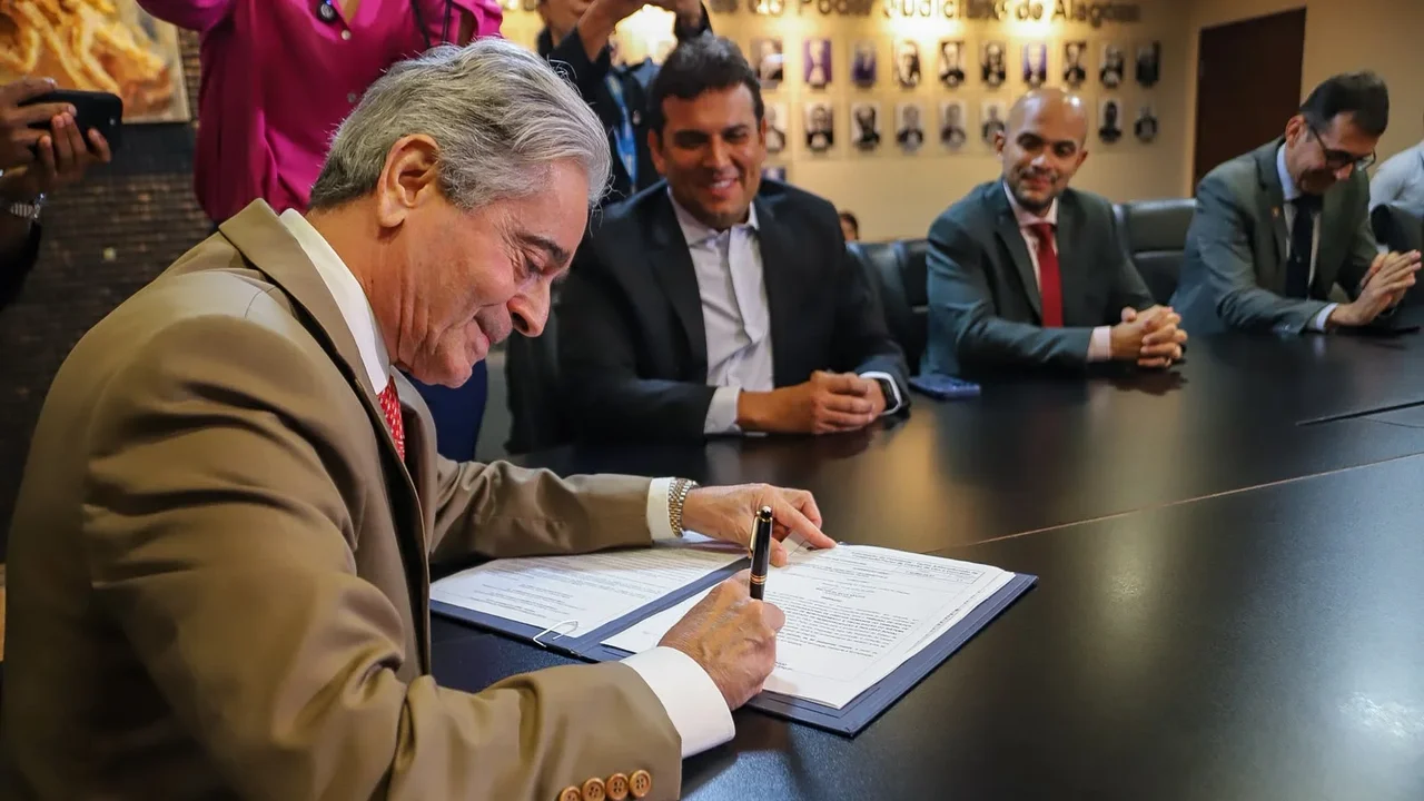 TJ de Alagoas firma acordo para ampliar proteção aos direitos humanos no sistema prisional