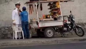 Cena emocionante entre pai e filho no Peru viraliza como retrato de amor e gratidão / Foto: Reprodução