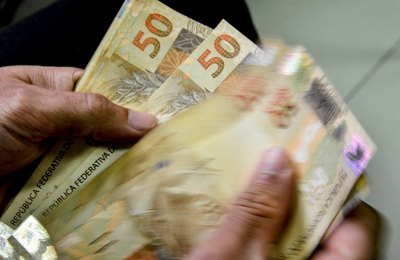 Presidente Lula antecipa o 13º a 30 milhões de segurados do INSS