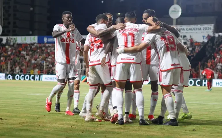 Internacional vence São Luiz e garante vaga na semifinal do Campeonato Gaúcho