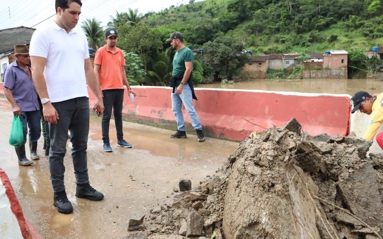 Prefeitura decreta situação de emergência em virtude das fortes chuvas