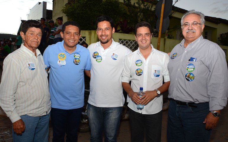 No Agreste, Júlio Cezar caminha com Rodrigo Cunha e Rogério Teófilo