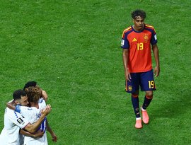 Cabo Verde segura Espanha e estreia em Copas com empate histórico