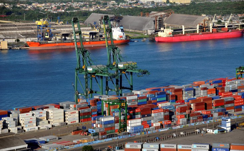 Portos do Paraná movimentaram até setembro cerca de 44,5 milhões de toneladas