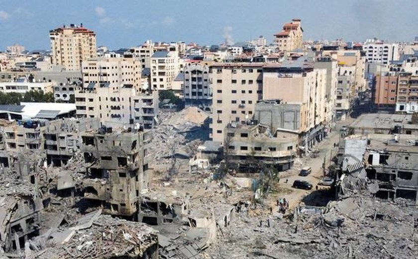 Israel intensifica operações militares na Faixa de Gaza e ataques matam ao menos 17 pessoas