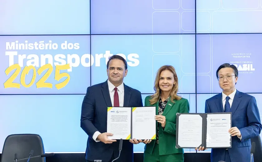 Brasil e China assinam acordo para estudar ferrovia até o Peru