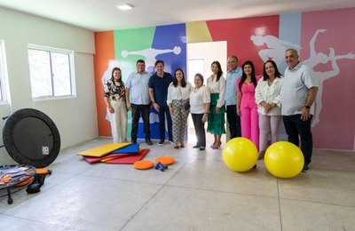 Prefeita Christiane Bulhões entrega obras e equipamentos em toda Santana do Ipanema
