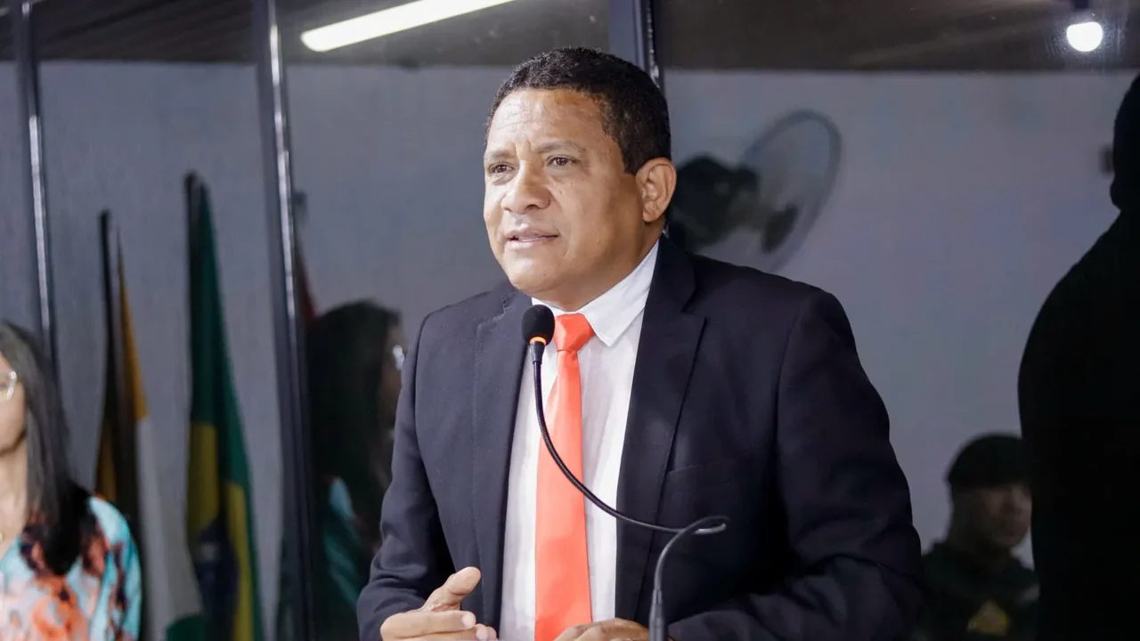 Prefeito ‘queima’ deputados para garantir apoios de aliados em 2026