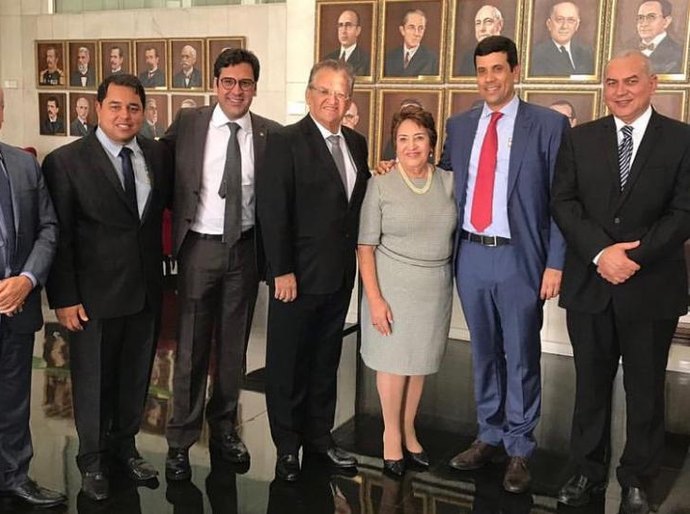 Presidente da AMA  e prefeitos  prestigiam posse de Renilde Bulhões no Senado