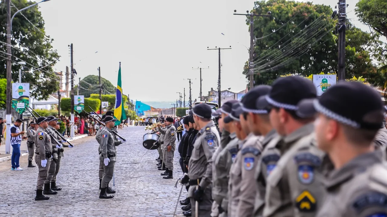 Penedo celebra 7 de Setembro com grande desfile cívico