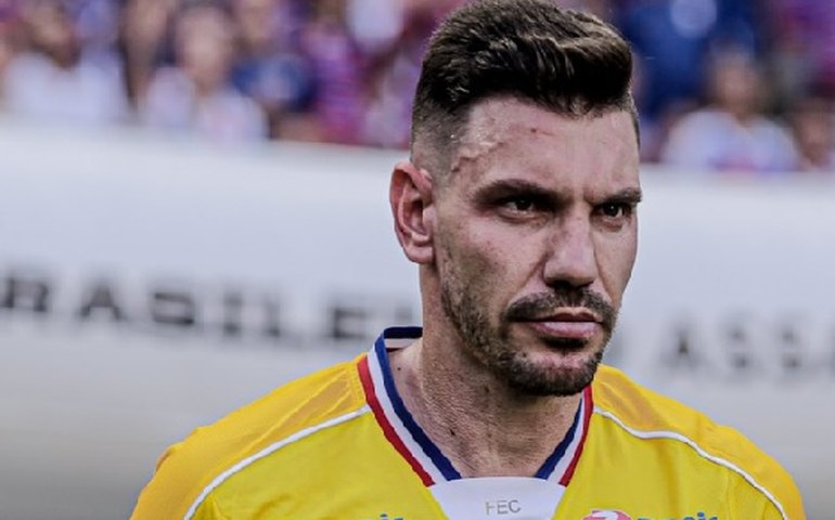 Cortes e suturas: como os jogadores feridos do Fortaleza ficaram após o ataque ao ônibus