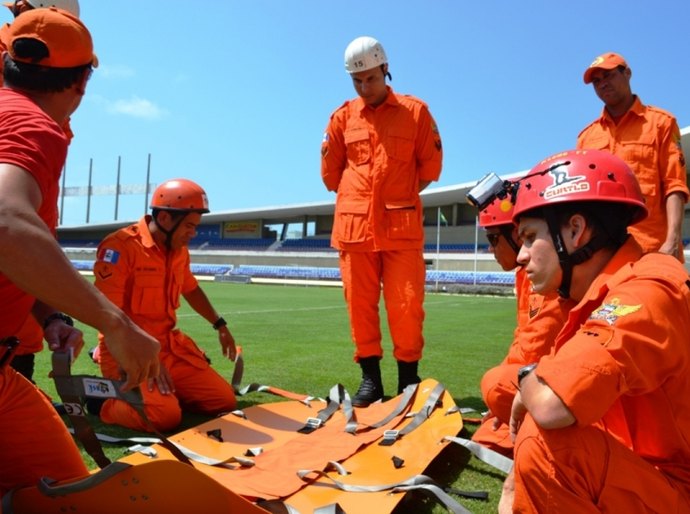 Guarnições do Corpo de Bombeiros promovem treinamento no Rei Pelé
