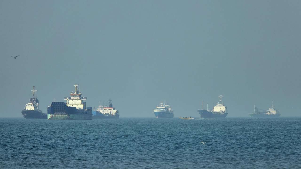 EUA bombardeiam Irã após acusar país persa de atacar embarcações no estreito de Ormuz