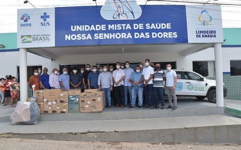 Unidade de Saúde em Limoeiro de Anadia recebe carro e equipamentos