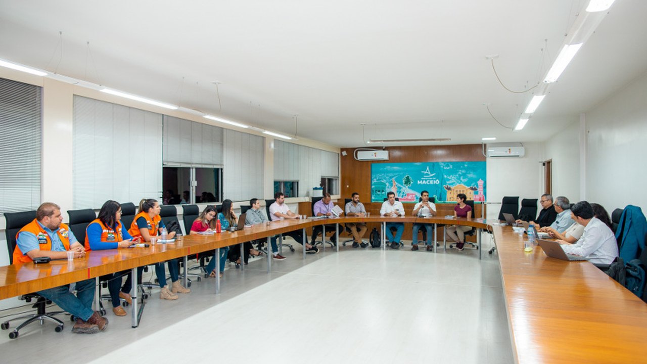Prefeito JHC recebe representantes do Fonplata para tratar sobre novo Mercado da Produção