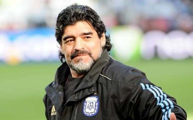 Por drogas, Maradona quase sofreu transplante cardíaco em 2004, lembra brasileiro