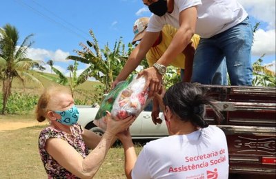 Assistência Social de Santana do Mundaú realiza entrega de 308 cestas básicas às comunidades quilombolas