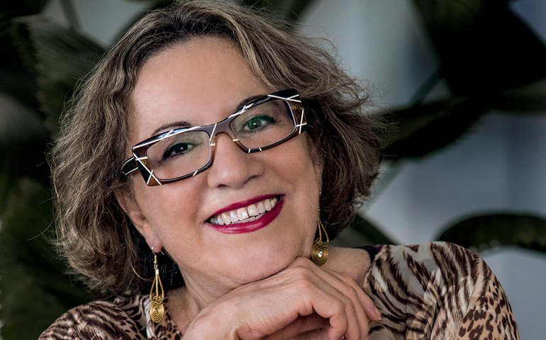 Em novo livro, Regina Navarro retrata as transformações das relações amorosas
