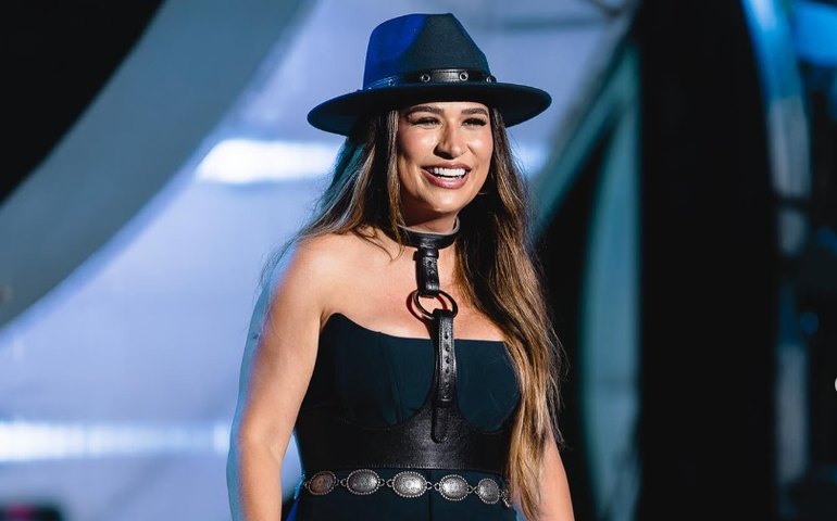 Simone Mendes tem mansão luxuosa em Orlando, com seis quartos e piscina de borda infinita; veja fotos