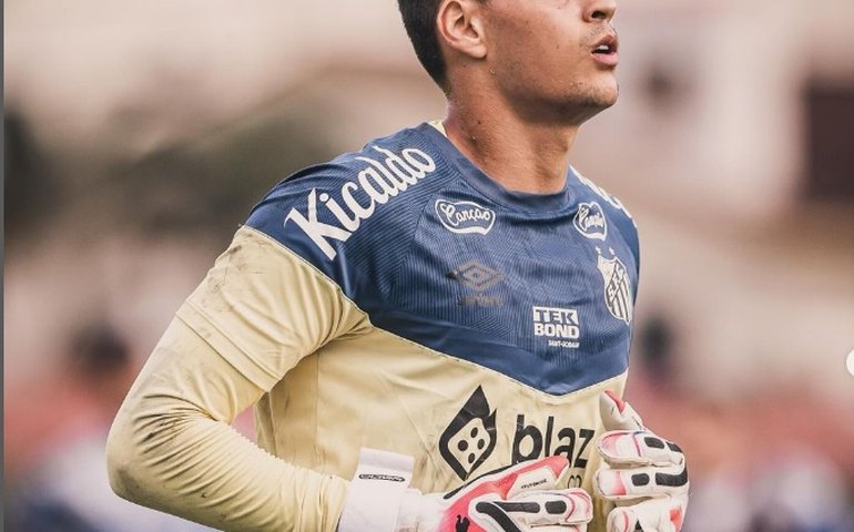Santos apresenta o goleiro Gabriel Brazão como novo reforço: 'É o Santos de Pelé e de Neymar'