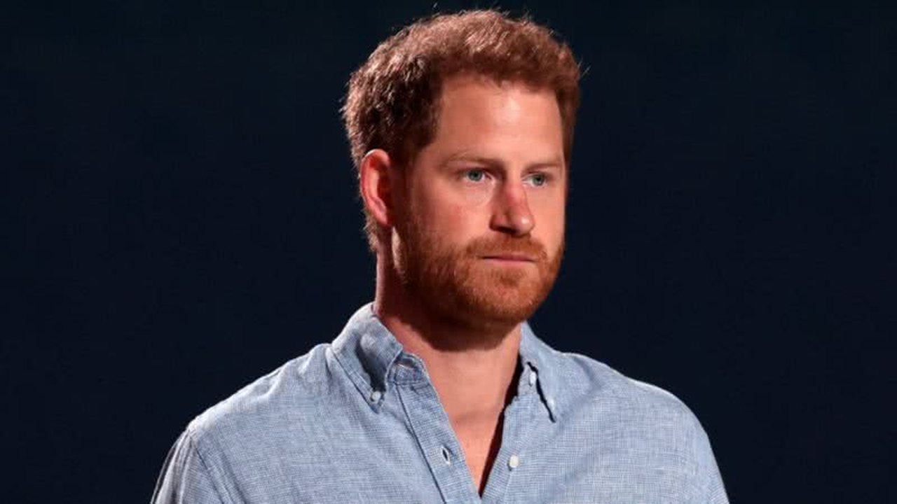 'Operação reabilitação': Príncipe Harry quer voltar ao Reino Unido e busca ajuda de amigos para sair do 'exílio americano'