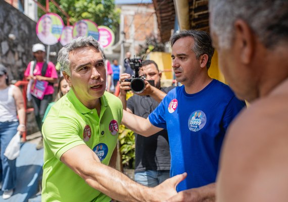 Rafael Brito visita Grota da Jardineira e apresenta propostas de mobilidade urbana