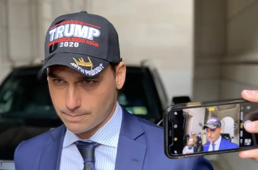 Moraes diz que Eduardo Bolsonaro cria dificuldades para ser notificado