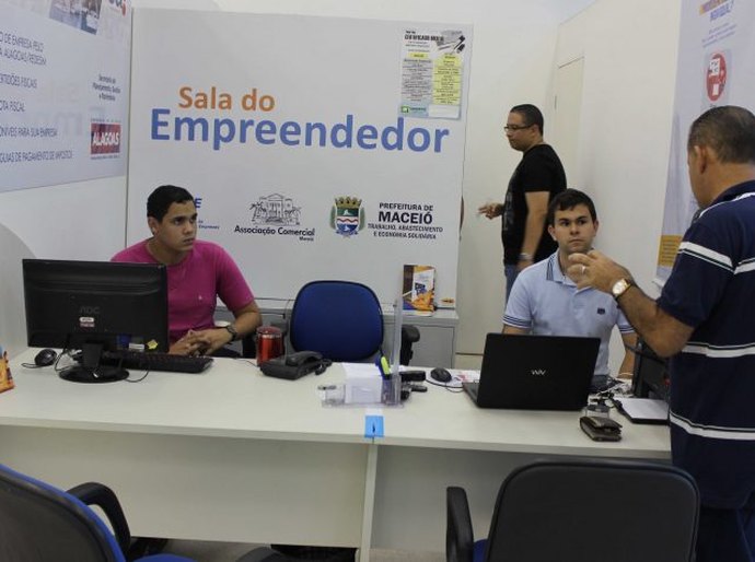 Salas do Empreendedor orientam pequenos empresários de Maceió