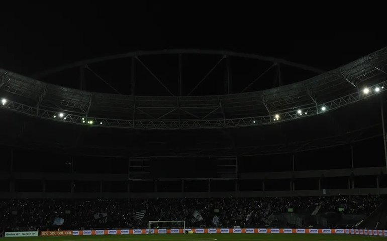 Mau perdedor? Alianza Lima desliga luzes de seu estádio assim que rival conquista o campeonato peruano
