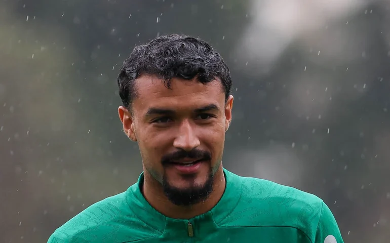 Jefté passa por cirurgia no joelho direito, e Palmeiras usa pausa da Copa para recuperá-lo