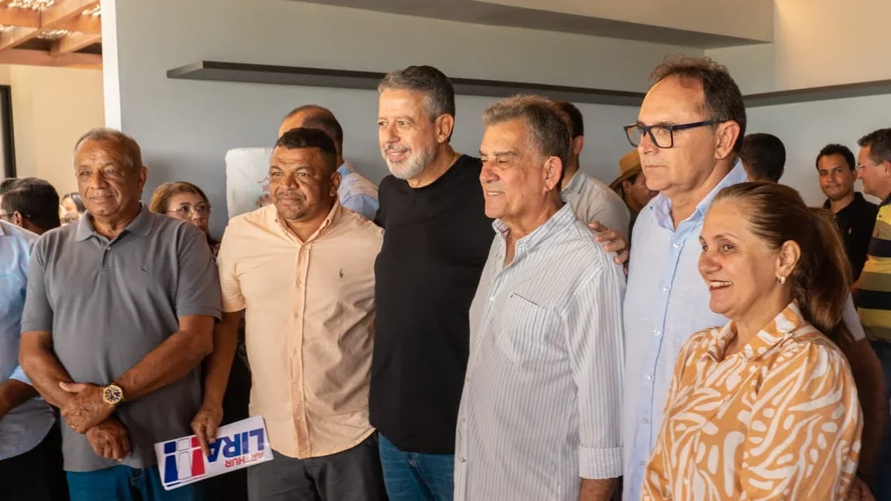 Trabalho de Arthur Lira garante investimento de R$ 3 milhões para pavimentação de 17 mil m² de vias urbanas em Pão de Açúcar
