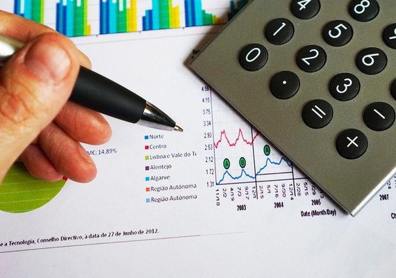 Economia dos EUA surpreende e gera 2,5 milhões de empregos em maio