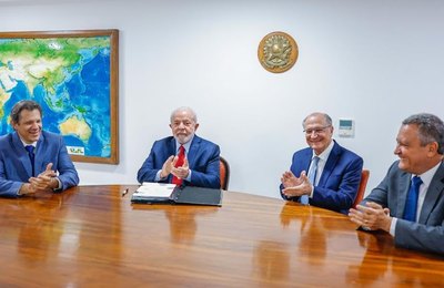  Lula assina MP que cria o Desenrola, para tirar até 70 milhões das dívidas