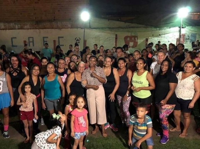 Vereadora Fátima Santiago encerra festividades do Dia das Mães com grande ação no Santos Dumont