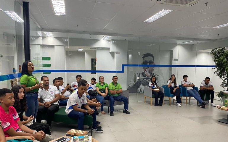 Estudantes de escola pública conhecem laboratório do IMA em celebração à Semana da Água