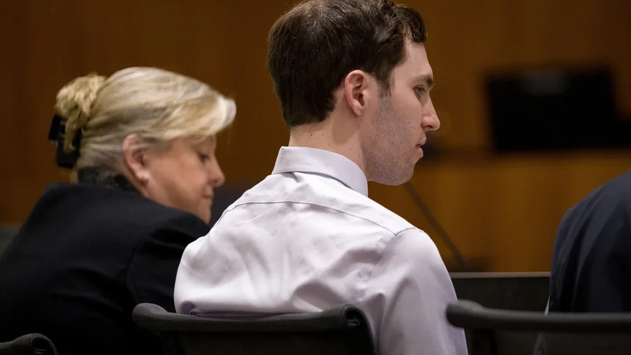 Defesa busca bloquear vídeos do assassinato de Charlie Kirk no caso de homicídio, alega viés