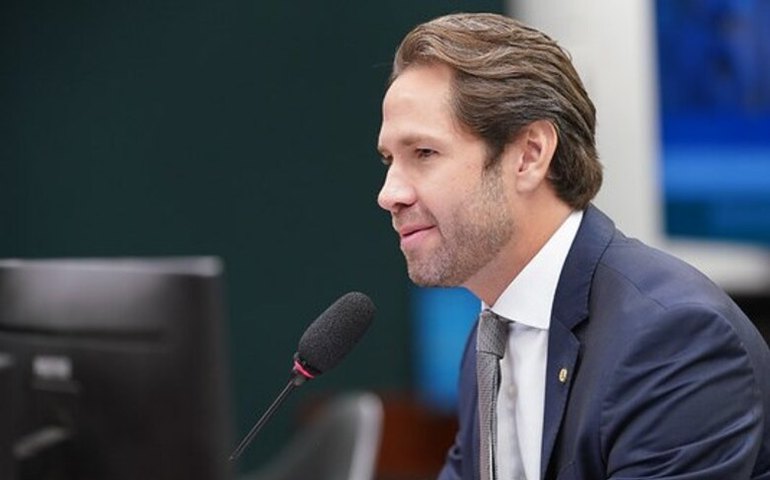 Pedro destaca entrega de imóveis pelo governo federal em Maceió