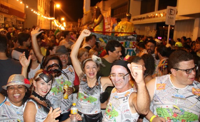 As empresas Devassa e Éleve abastecerão o open bar da concentração com cerveja e água
