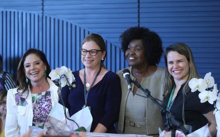 Lideranças femininas celebram dez anos de criação da Secretaria da Mulher da Câmara