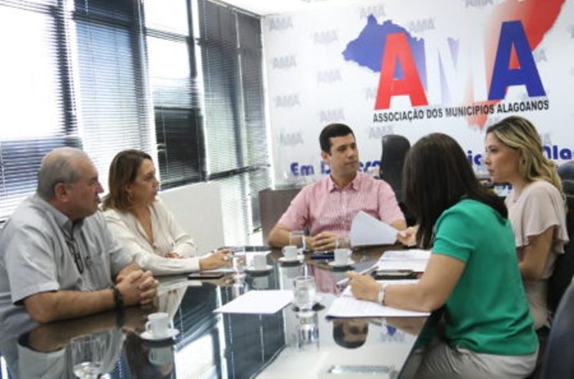 Cosems apresenta a AMA pautas de Saúde que preocupam municípios
