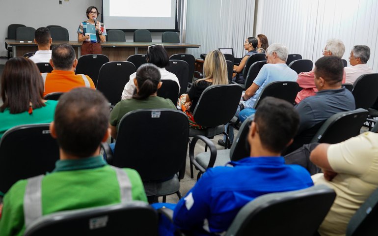 Sesau capacita profissionais do Porto de Maceió sobre o vírus Mpox