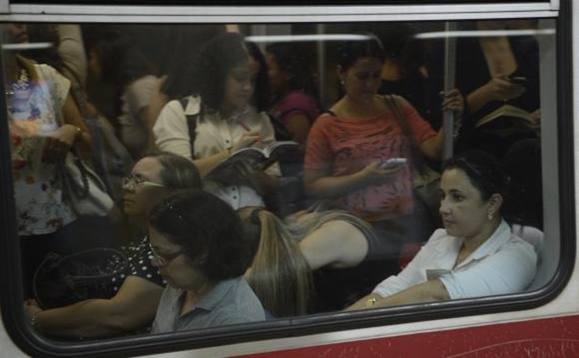 Mulheres vítimas de assédio no transporte público reclamam de humilhação