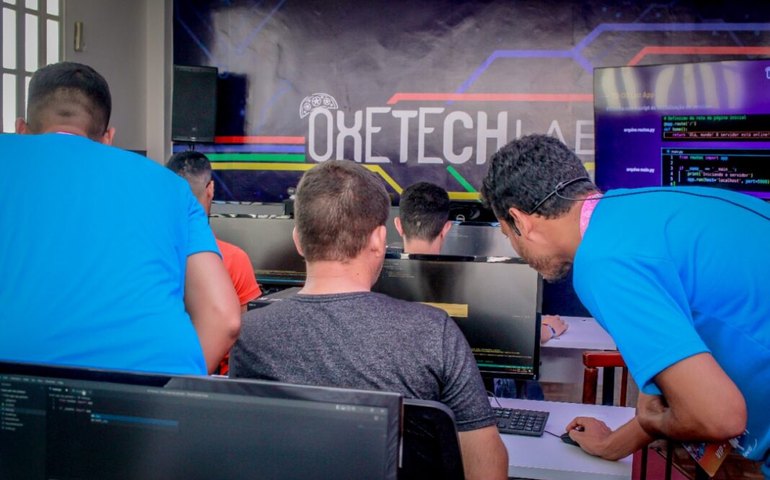 Programa OxeTech Lab abre inscriões para informática básica em Penedo