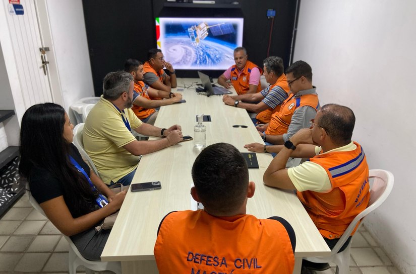 Defesa Civil de Alagoas apresenta novo sistema de alertas em reunião estratégica