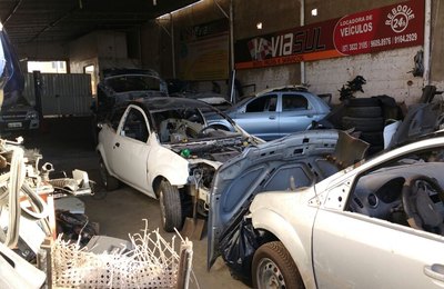 Polícia Civil de Alagoas estoura desmanche de veículos em PE
