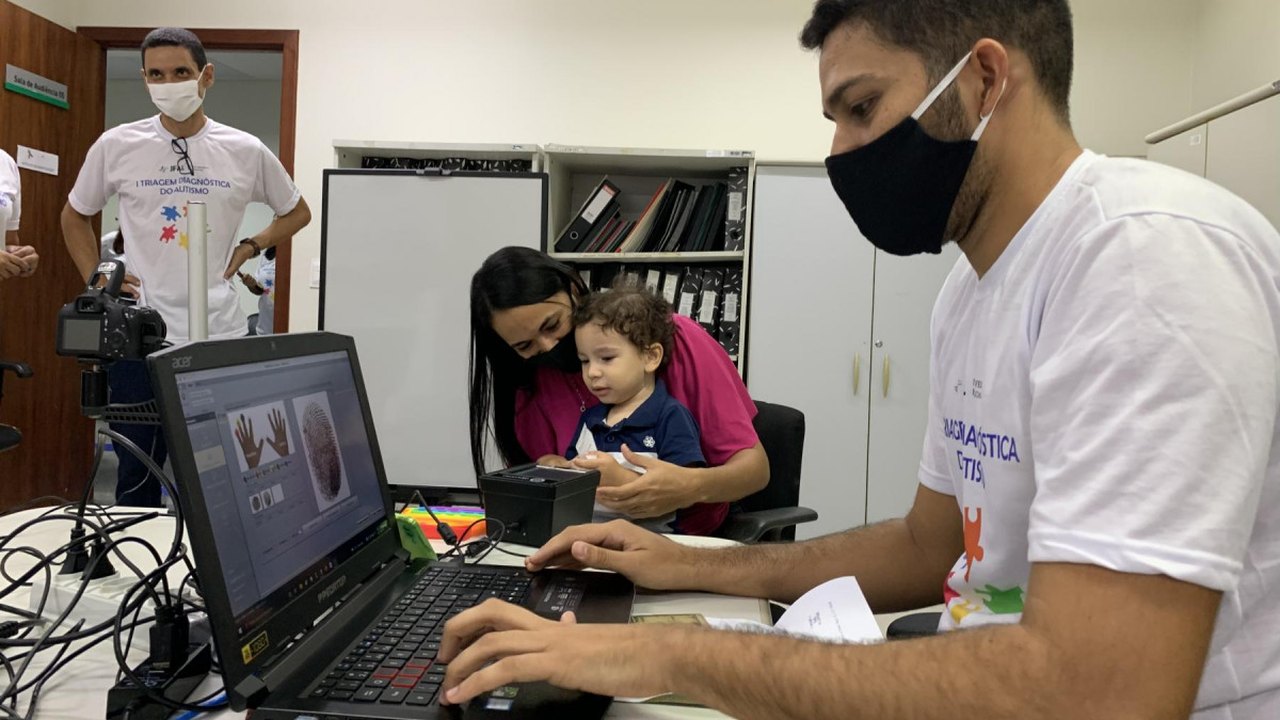 Instituto de Identificação de Alagoas emite 70 carteiras de identidade para crianças autistas