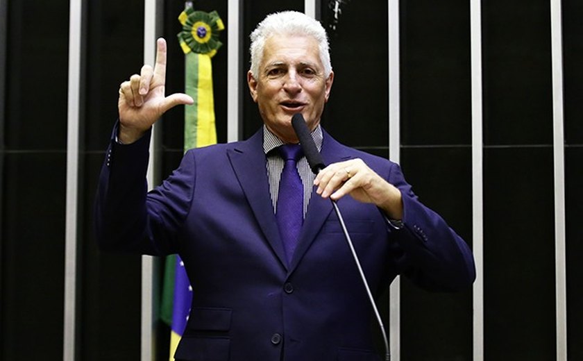 Rogério Correia, vice-líder do PT na Câmara, testa positivo para covid-19