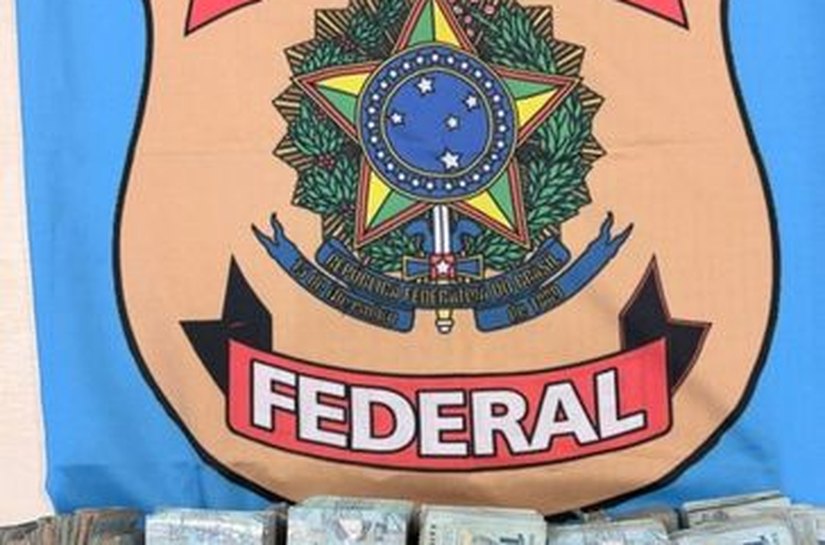 PF apreende, em Maceió, R$ 590 mil em espécie durante investigação sobre crimes eleitorais